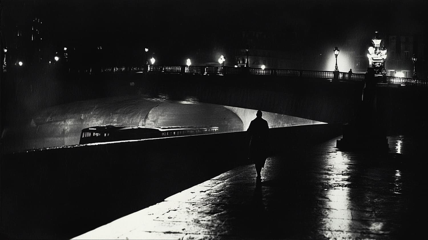 Brassaï's Paris at Night photograph