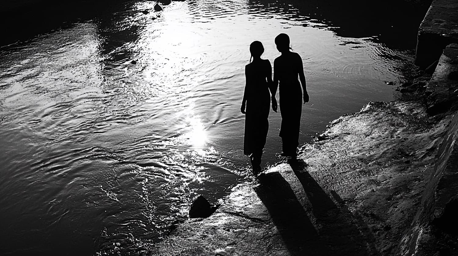 Dayanita Singh: Visual Storytelling in Indian Contemporary Photography - A Pioneering Approach to Narrative Imagery