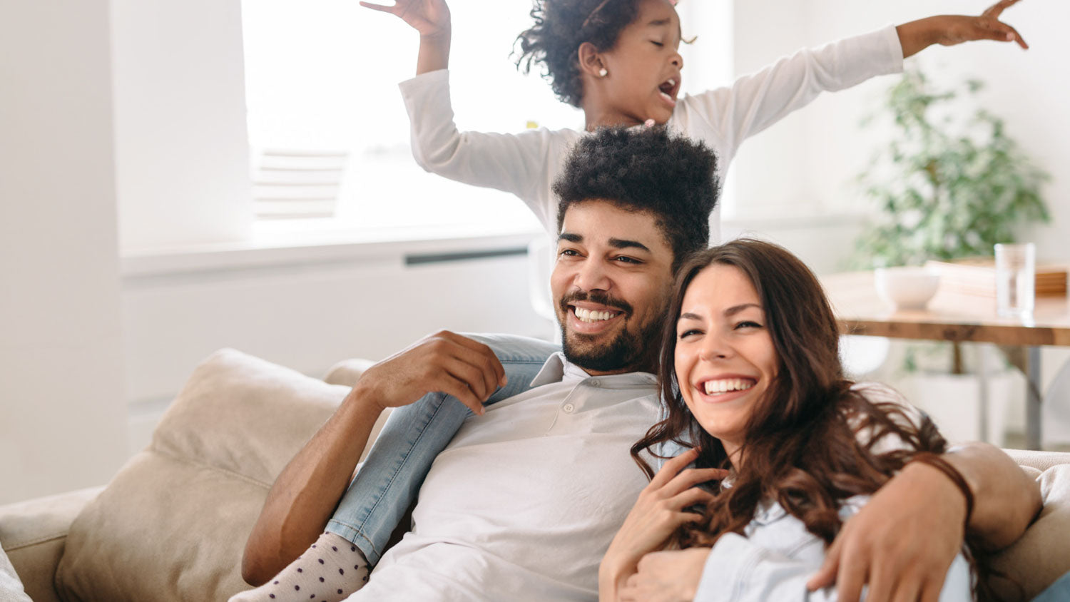 Poses de photographie de couple : 10 idées intemporelles pour des clichés mémorables