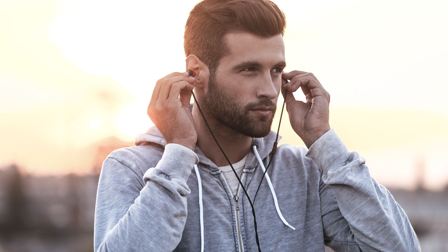 Les meilleures poses photographiques pour les modèles masculins : conseils d'experts pour des images saisissantes