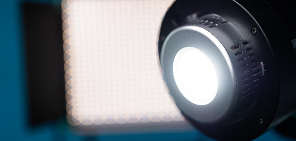 Elegir iluminación LED para grabar videos y transmisión en vivo