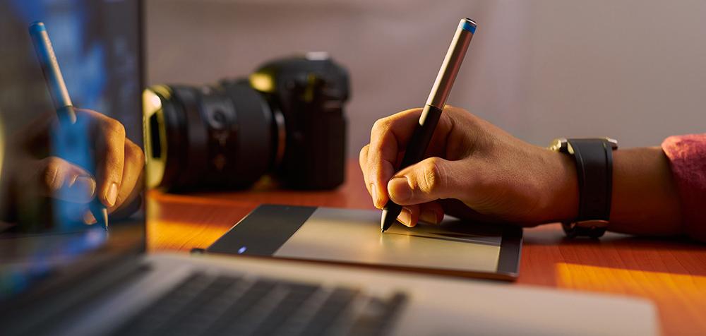 Articles essentiels pour votre poste de travail de retouche
