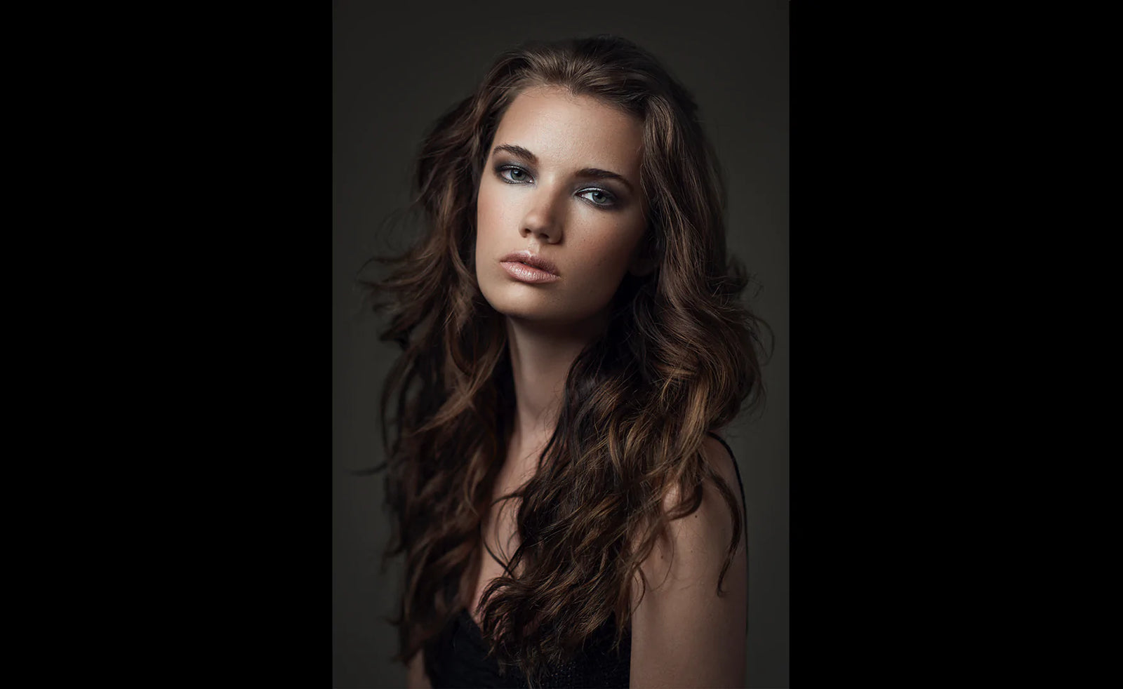 High-End Fashion Photography: Posing & Retouching